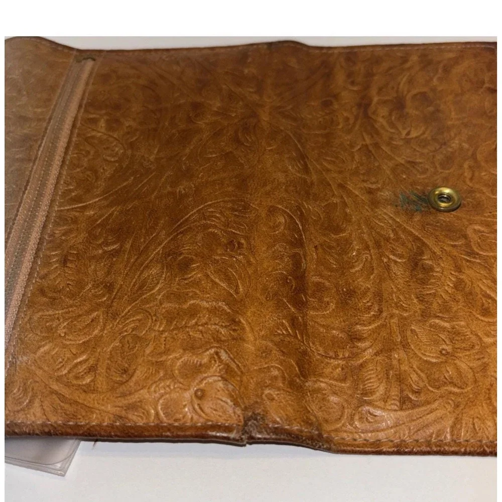 Vintage Embossed Floral Top Grain Leather Tri Fold Wallet Tan Brown